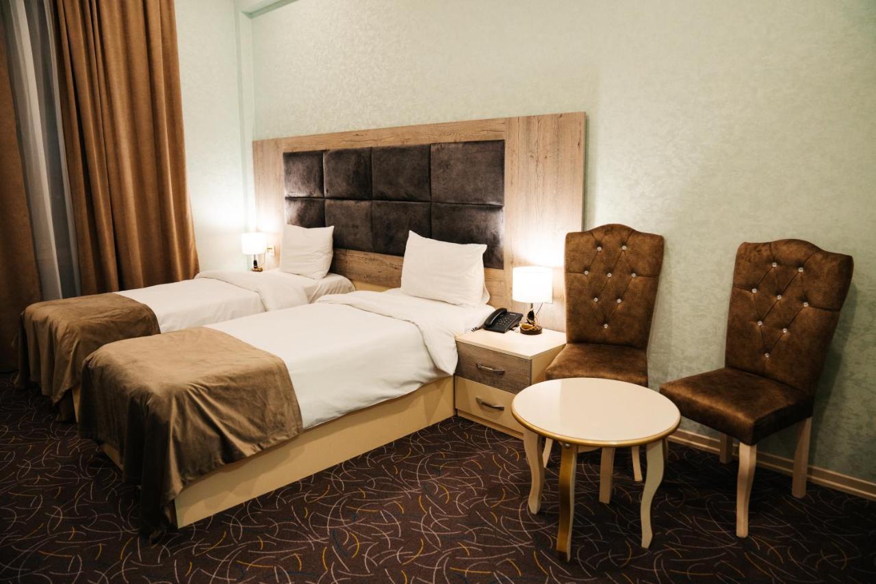 The Clocktower Hotel Баку Экстерьер фото