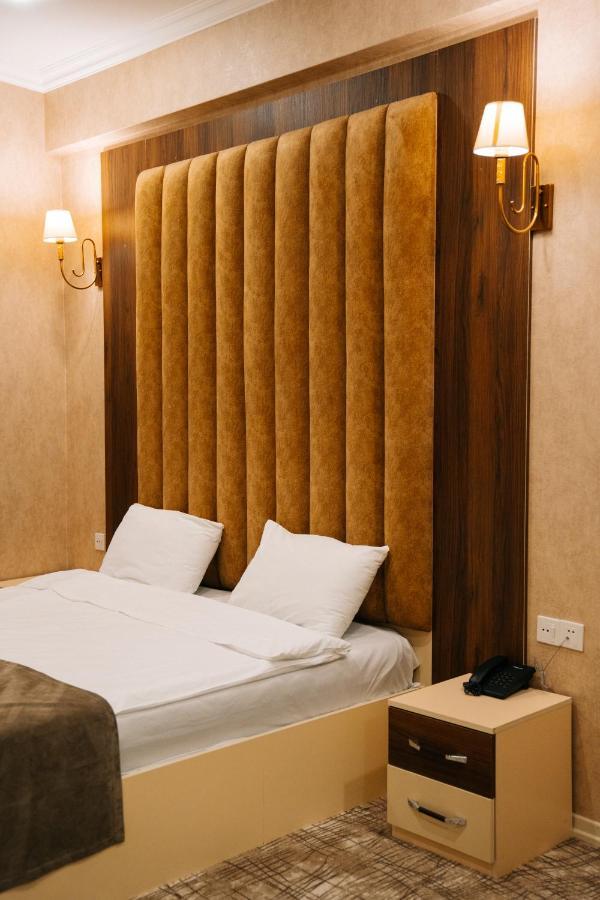 The Clocktower Hotel Баку Экстерьер фото