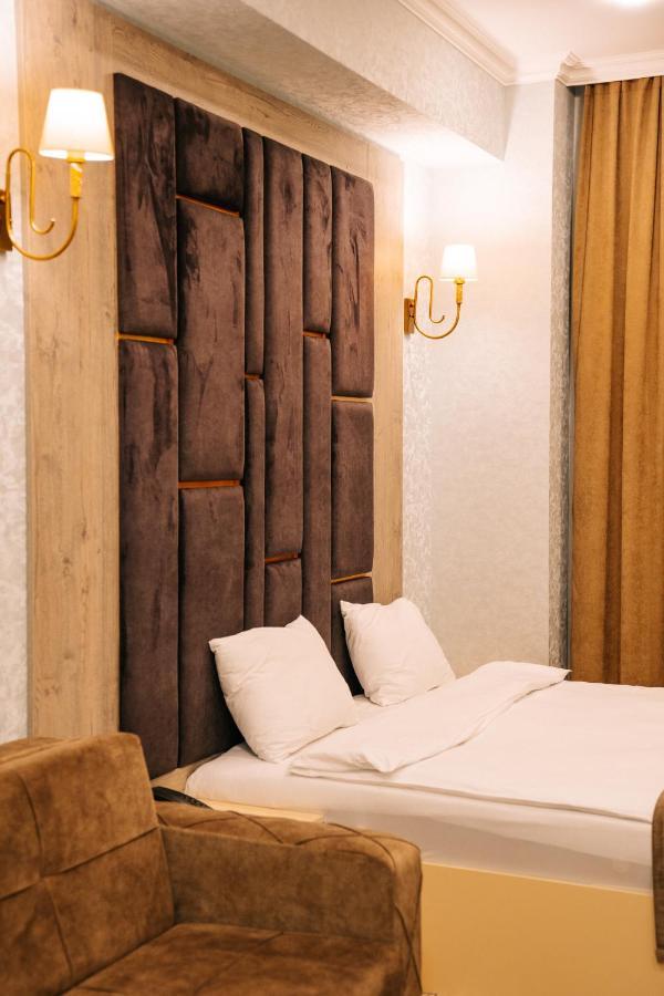 The Clocktower Hotel Баку Экстерьер фото