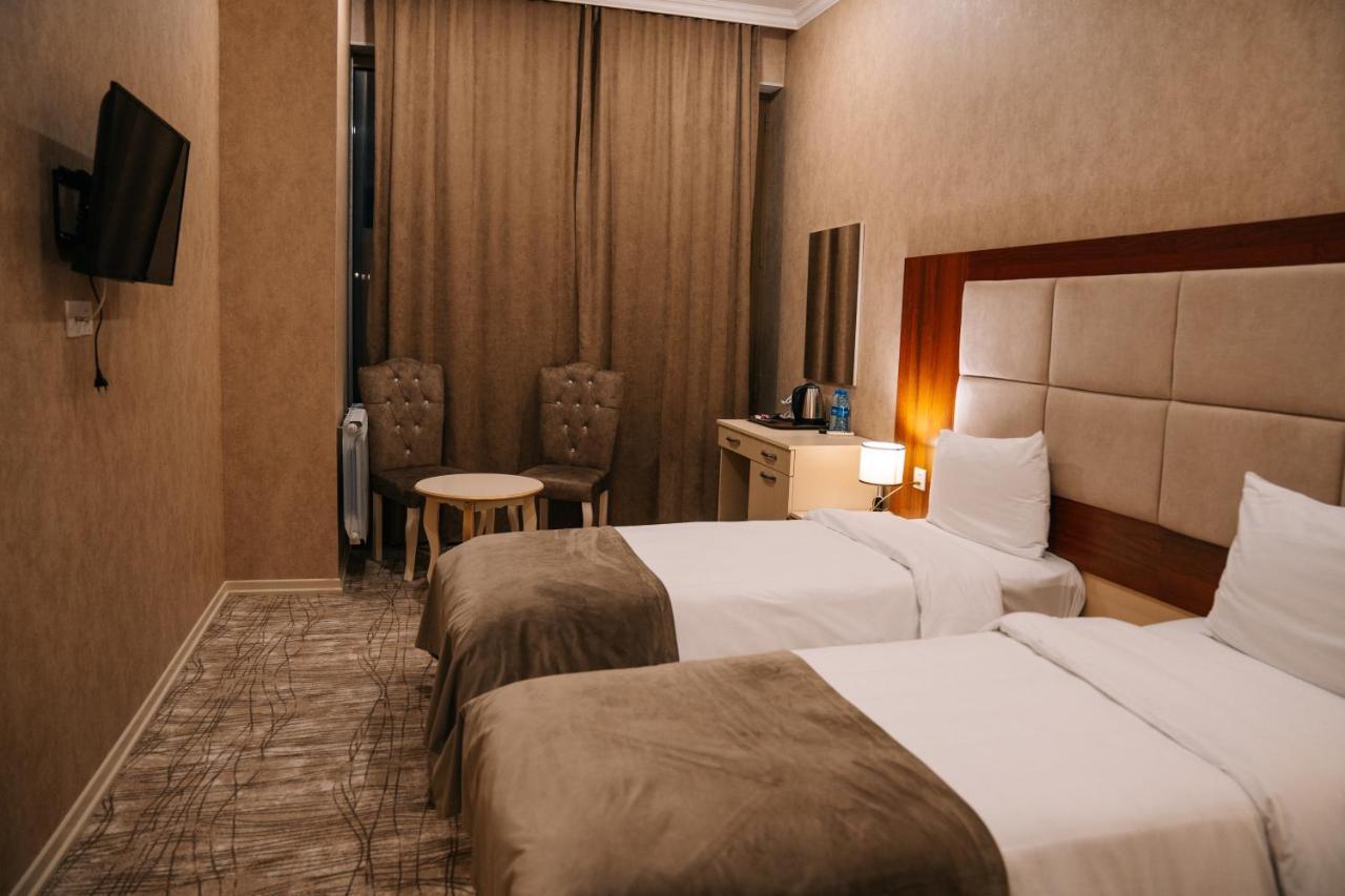 The Clocktower Hotel Баку Экстерьер фото