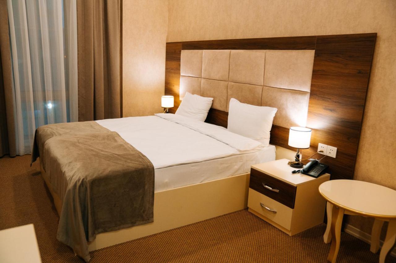 The Clocktower Hotel Баку Экстерьер фото