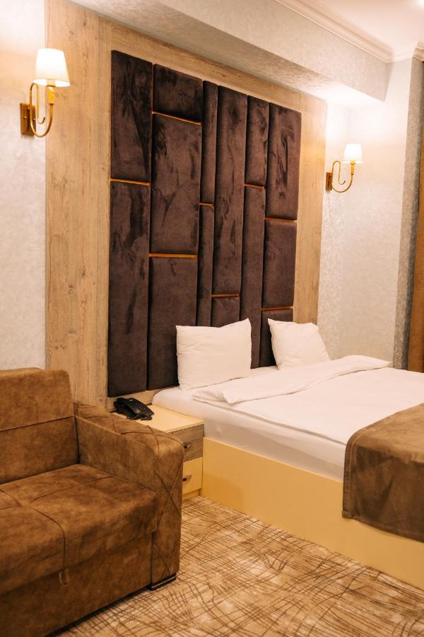 The Clocktower Hotel Баку Экстерьер фото