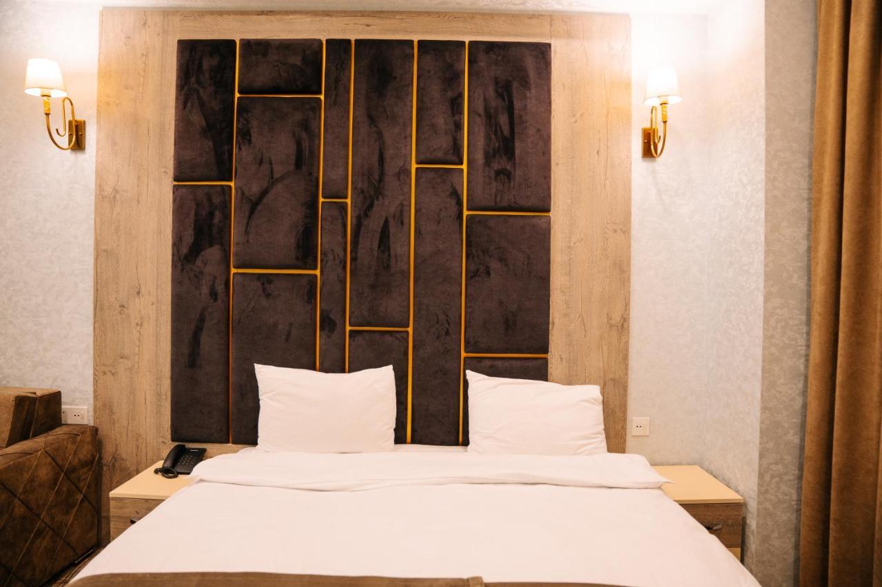 The Clocktower Hotel Баку Экстерьер фото