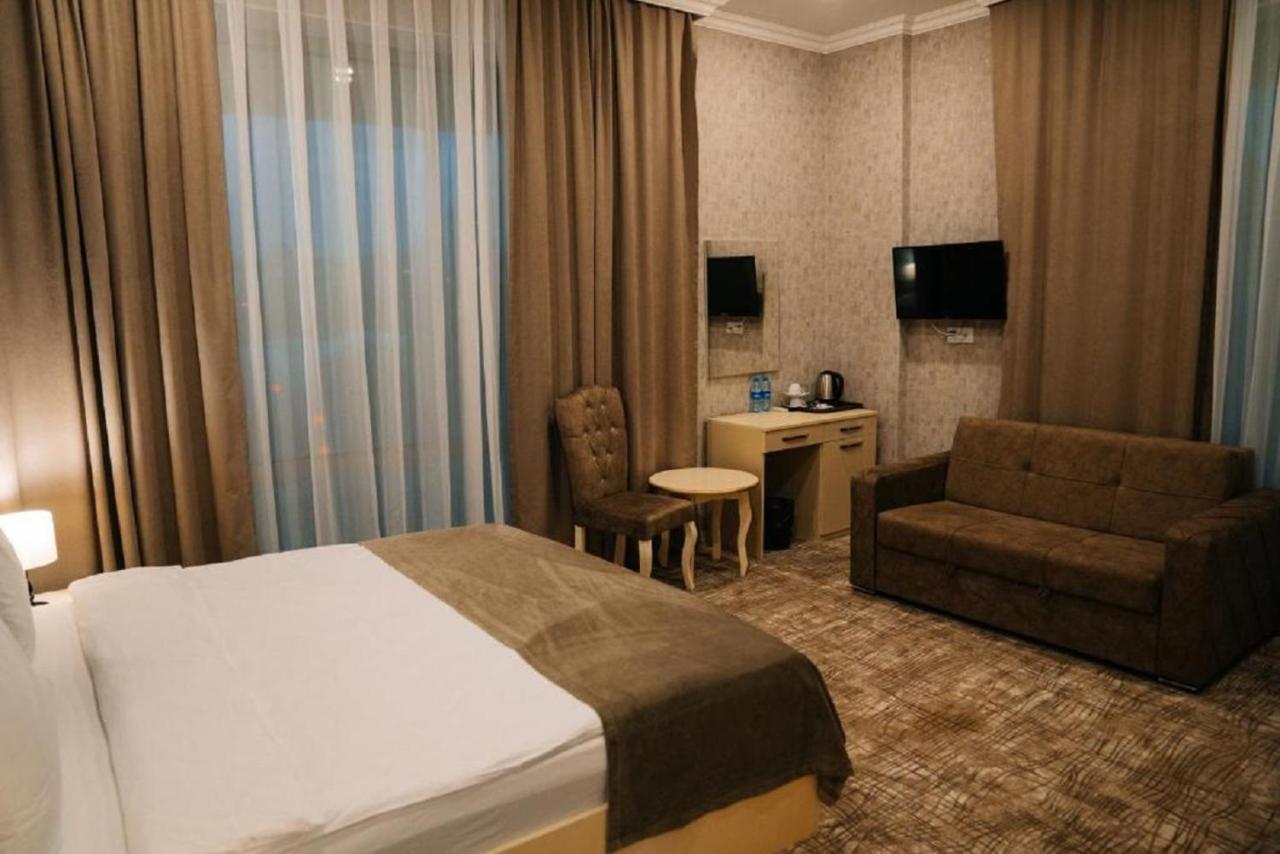 The Clocktower Hotel Баку Экстерьер фото